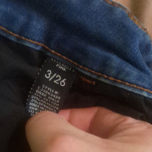 Shorts - Picture 3 of 4